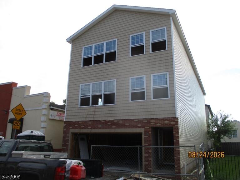 Property listing MLS 4046205 photo 1