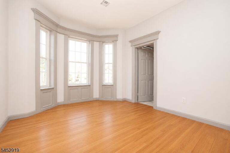 Property listing MLS 4046219 photo 9