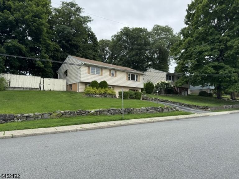Property listing MLS 4046240 photo 1