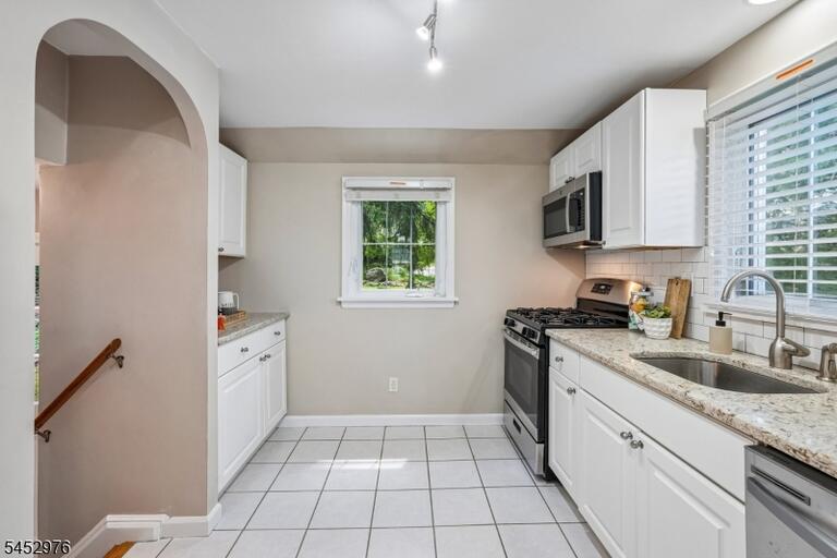Property listing MLS 4046328 photo 16
