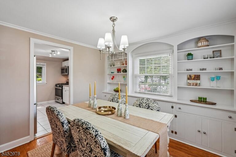 Property listing MLS 4046328 photo 5