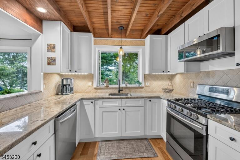 Property listing MLS 4046331 photo 11