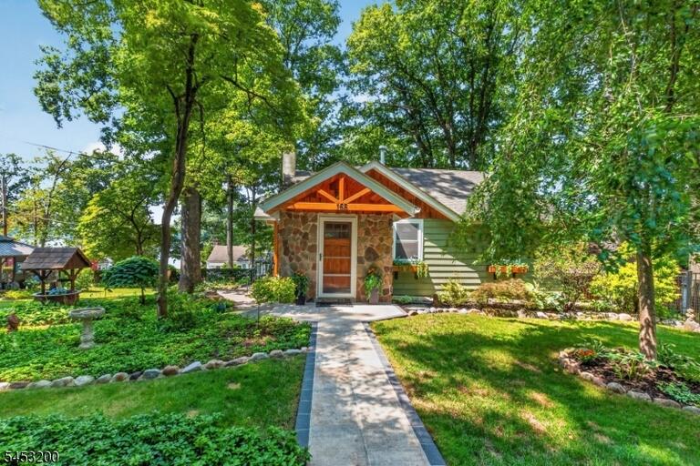 Property listing MLS 4046331 photo 2