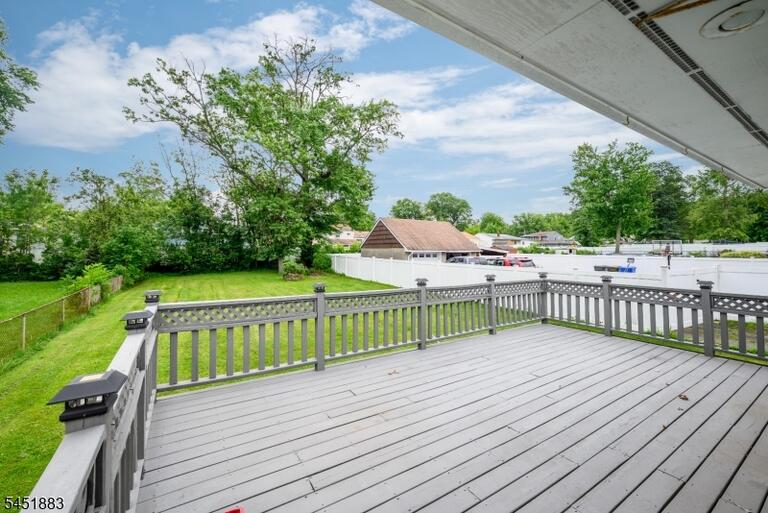 Property listing MLS 4046338 photo 7