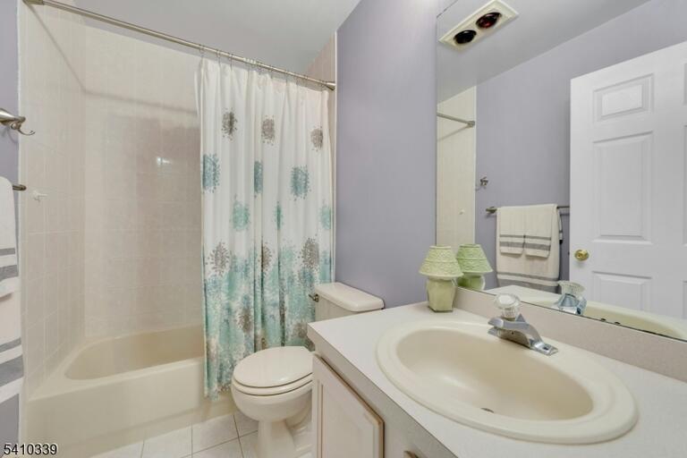 Property listing MLS 4046343 photo 19