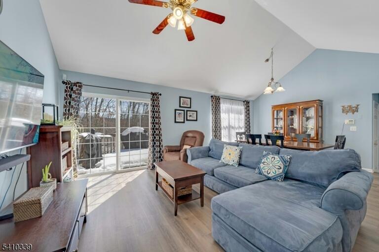 Property listing MLS 4046343 photo 8