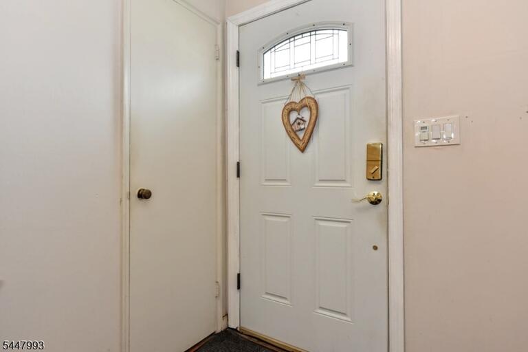 Property listing MLS 4046348 photo 4