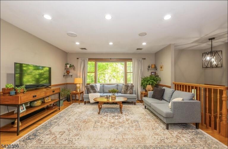 Property listing MLS 4046387 photo 7