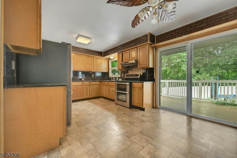 Property listing MLS 4046397 photo 5