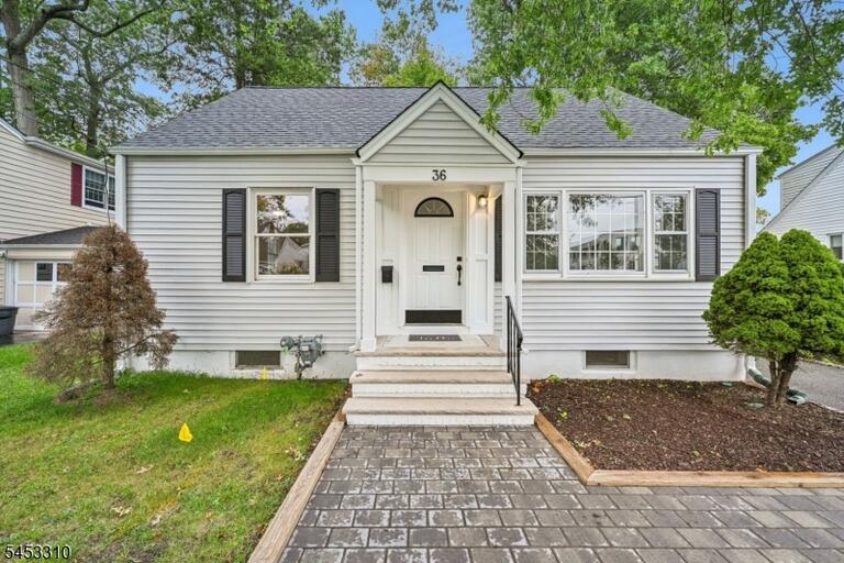 Property listing MLS 4046401 photo 1