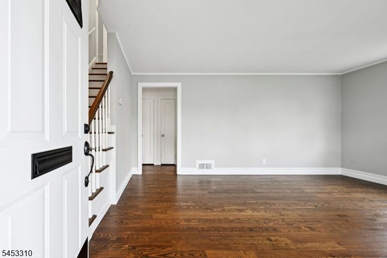 Property listing MLS 4046401 photo 3