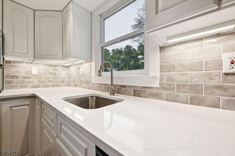 Property listing MLS 4046401 photo 8