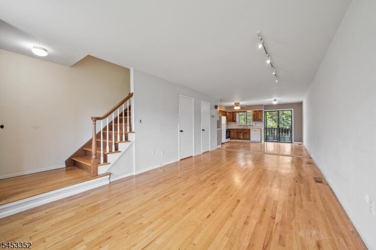 Property listing MLS 4046420 photo 5