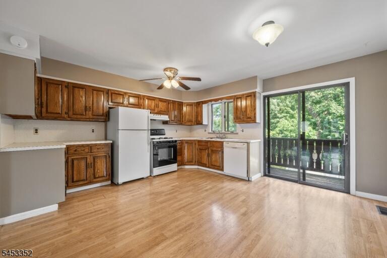 Property listing MLS 4046420 photo 9