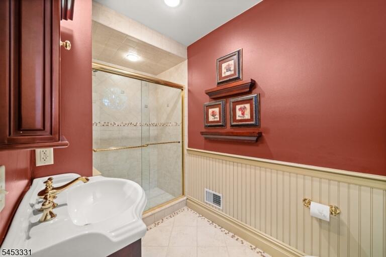 Property listing MLS 4046444 photo 18