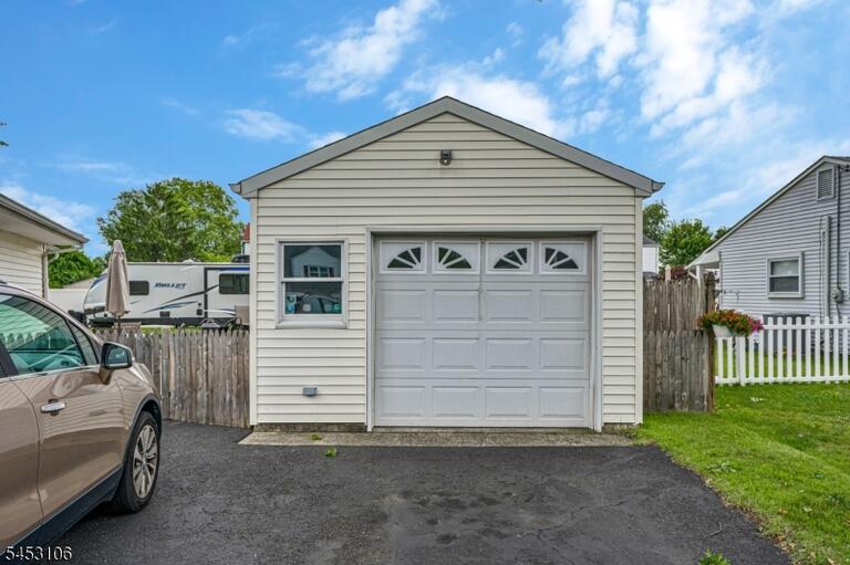 Property listing MLS 4046477 photo 5