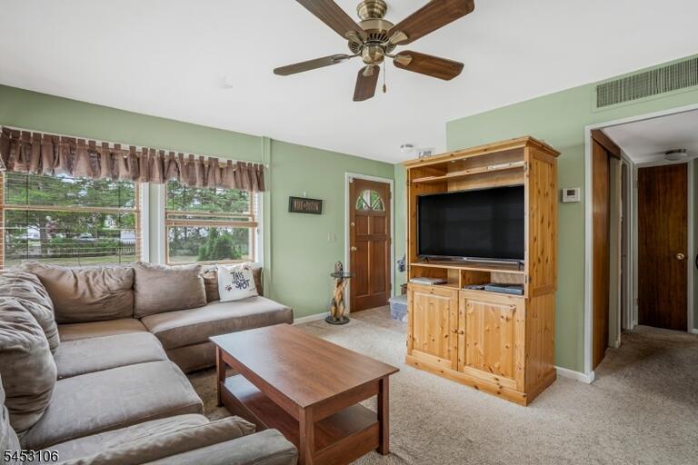 Property listing MLS 4046477 photo 6