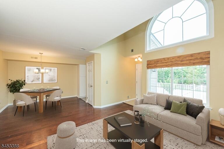 Property listing MLS 4046514 photo 3