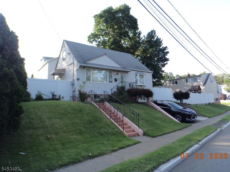Property listing MLS 4046542 photo 2