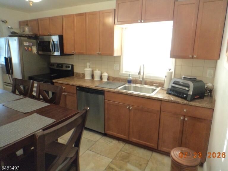 Property listing MLS 4046542 photo 4