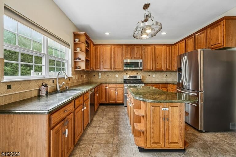 Property listing MLS 4046550 photo 13