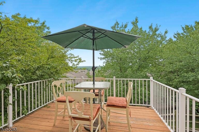 Property listing MLS 4046550 photo 3