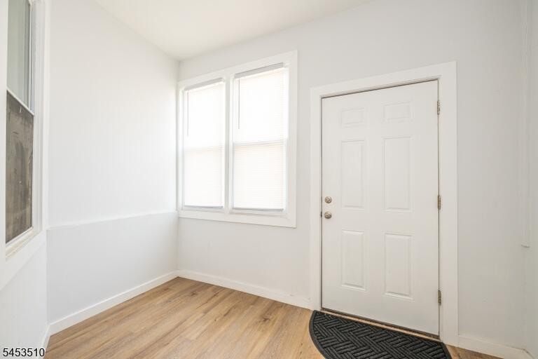 Property listing MLS 4046560 photo 4