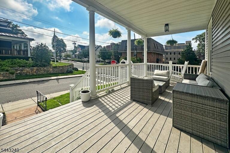 Property listing MLS 4046563 photo 3
