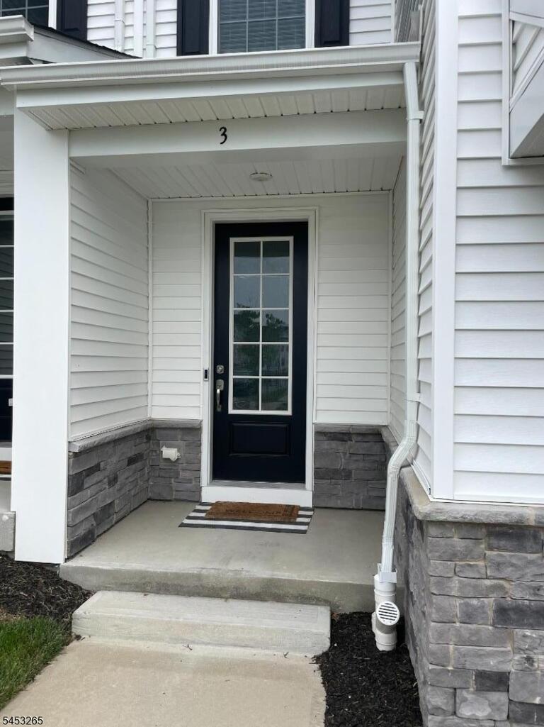 Property listing MLS 4046566 photo 3