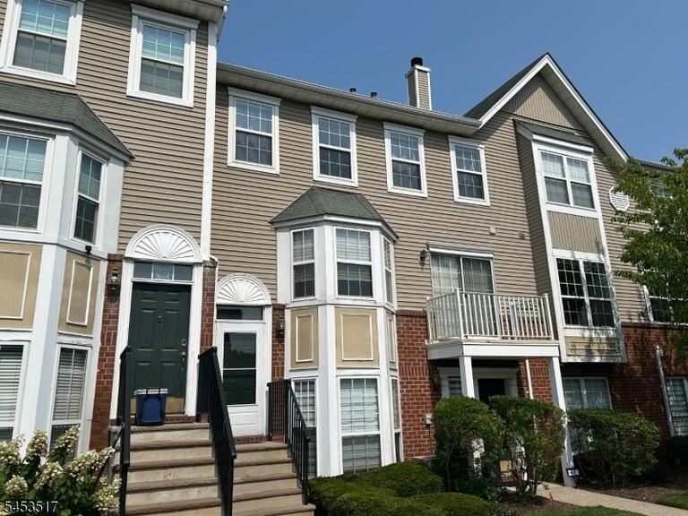Property listing MLS 4046576 photo 2