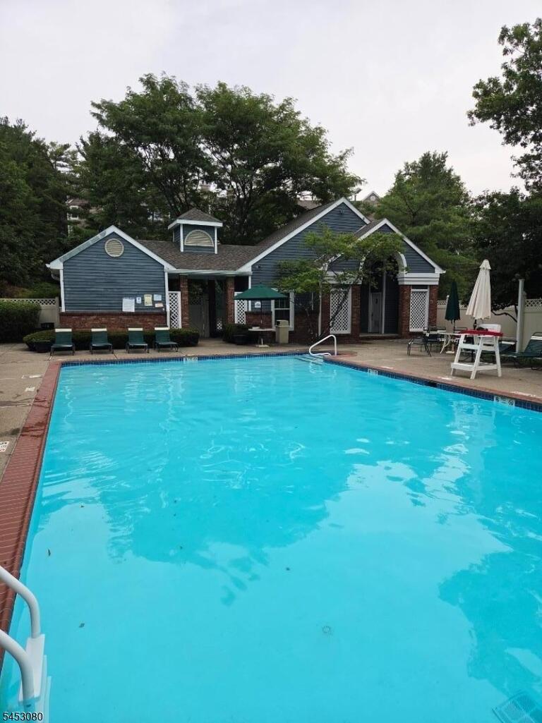 Property listing MLS 4046588 photo 34