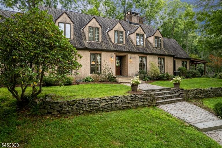 Property listing MLS 4046592 photo 3