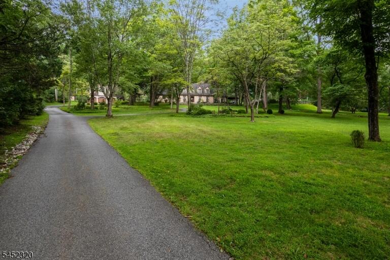 Property listing MLS 4046592 photo 4