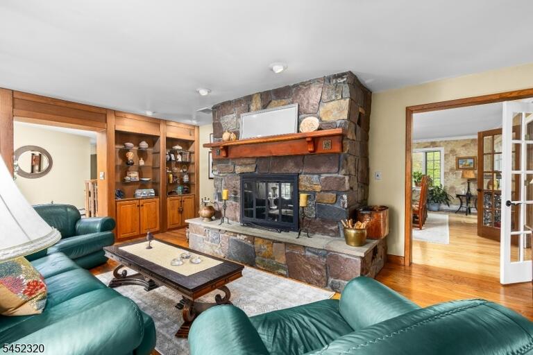 Property listing MLS 4046592 photo 7
