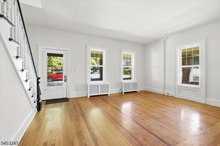Property listing MLS 4046600 photo 6