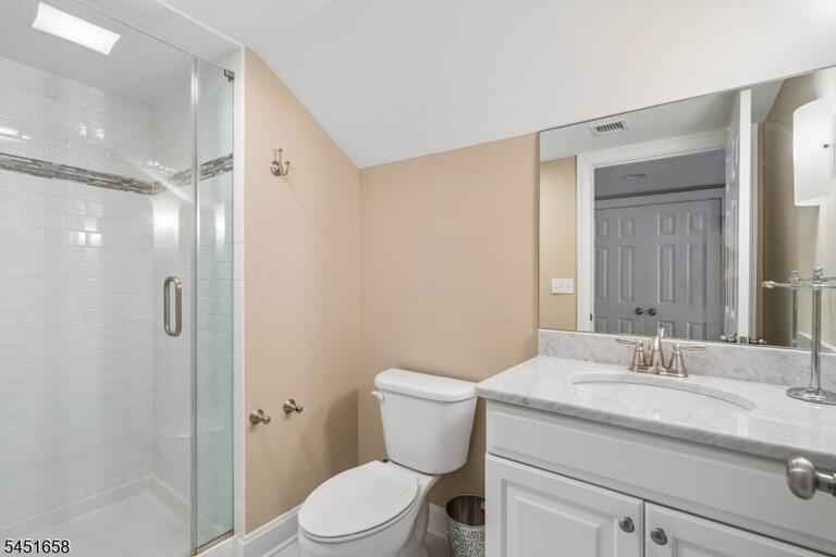Property listing MLS 4046623 photo 33