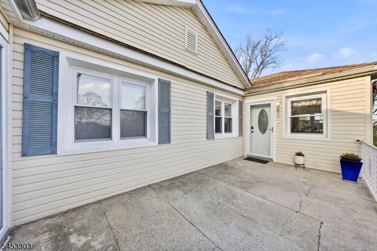 Property listing MLS 4046634 photo 3
