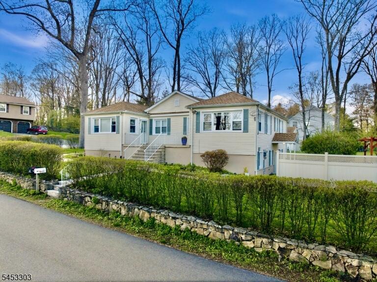 Property listing MLS 4046634 photo 5