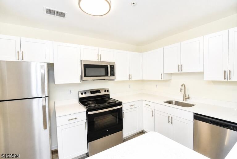 Property listing MLS 4046688 photo 1