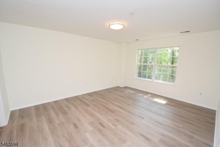Property listing MLS 4046688 photo 11