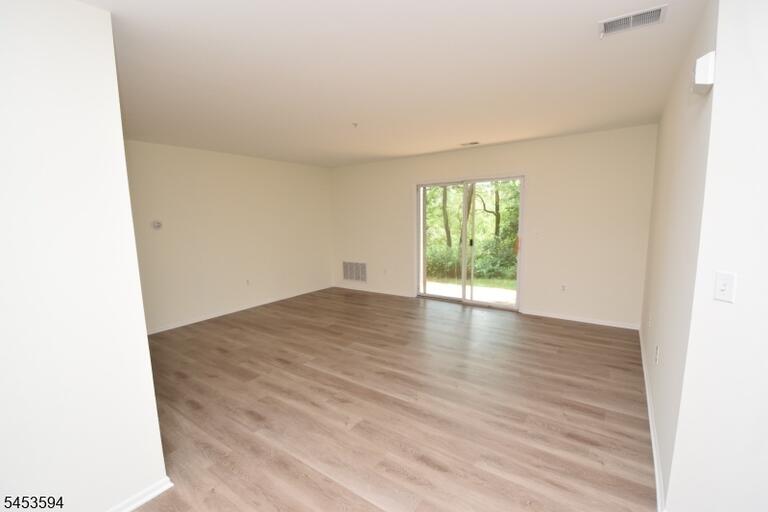 Property listing MLS 4046688 photo 8