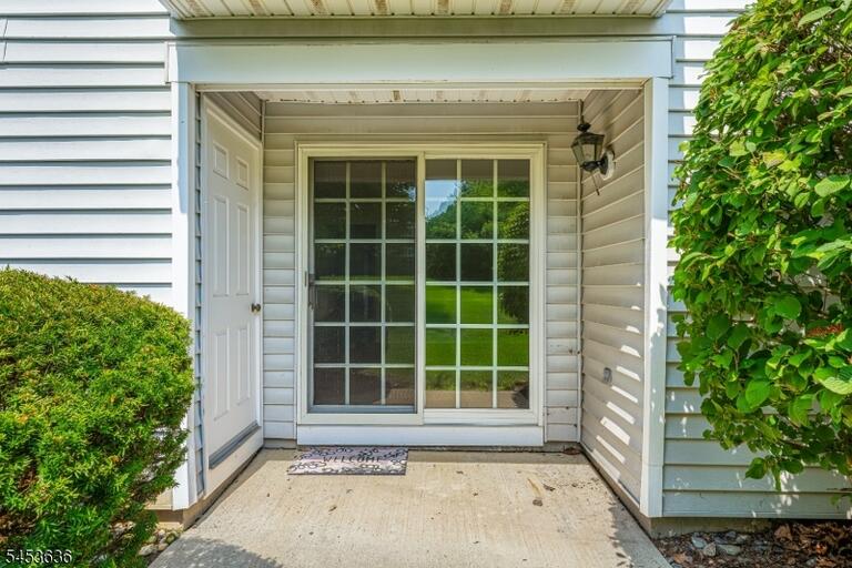 Property listing MLS 4046693 photo 3
