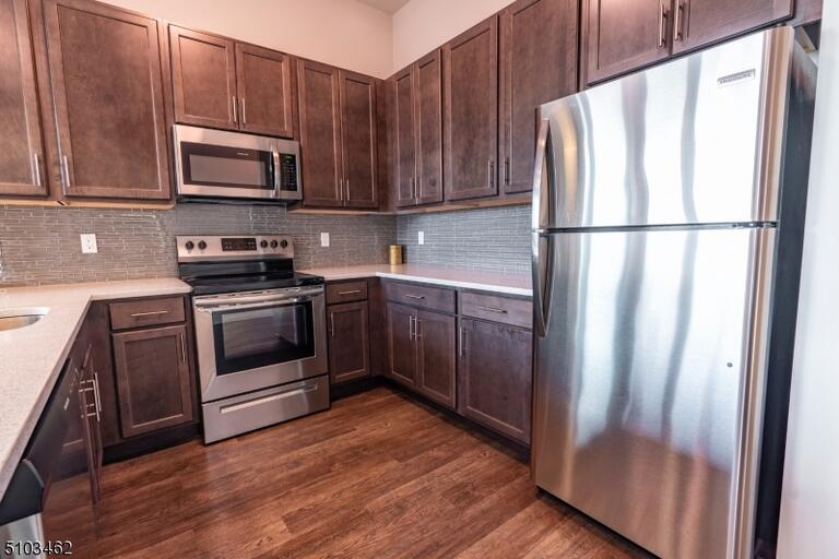 Property listing MLS 4046715 photo 5
