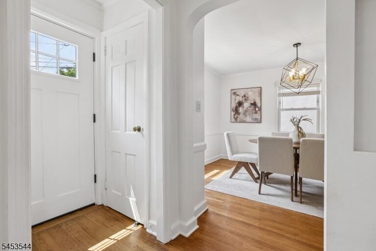 Property listing MLS 4046751 photo 3