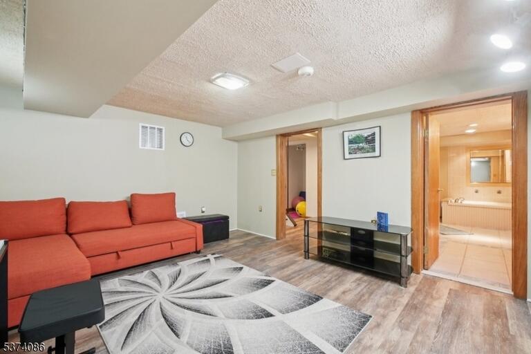 Property listing MLS 4046776 photo 30