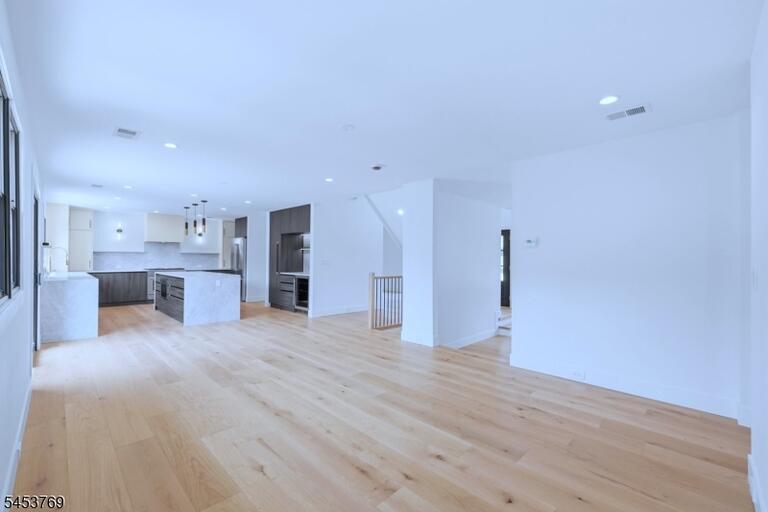 Property listing MLS 4046803 photo 13