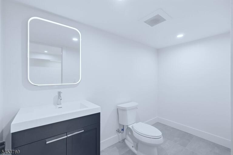 Property listing MLS 4046803 photo 44