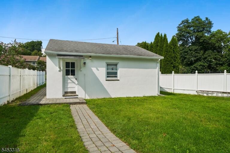 Property listing MLS 4046835 photo 31