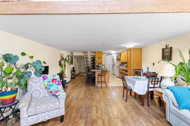 Property listing MLS 4046849 photo 3