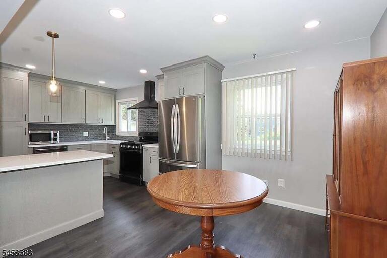 Property listing MLS 4046857 photo 6